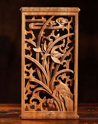 越南进口.香樟原木手工雕花装饰板(挂件.兰)