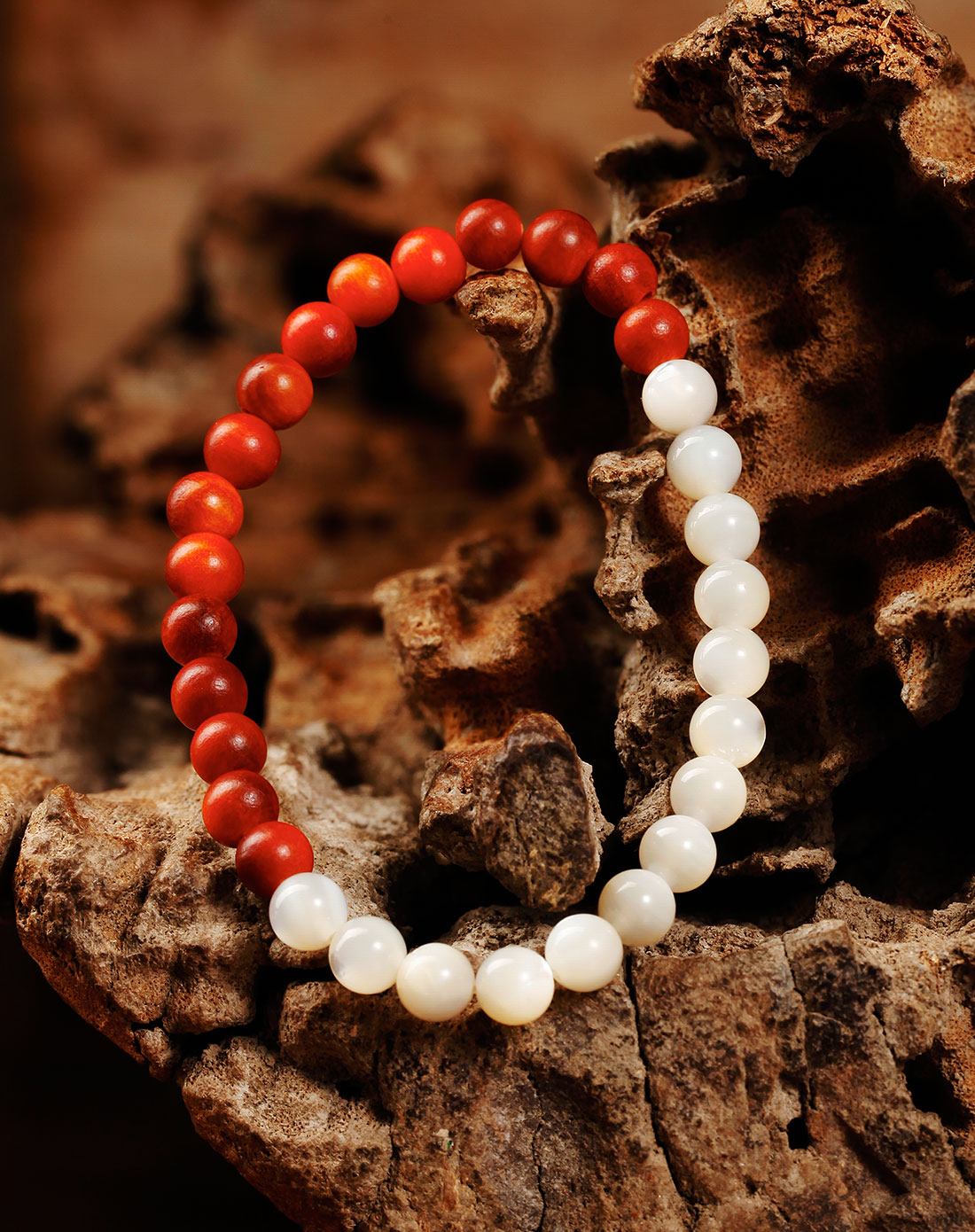如谜系列印尼进口血龙木珍珠贝手串
