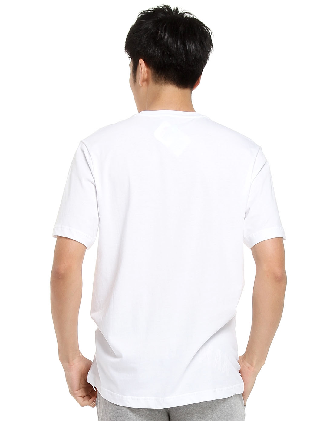 男款白色圆领运动短袖t恤 纯棉印图