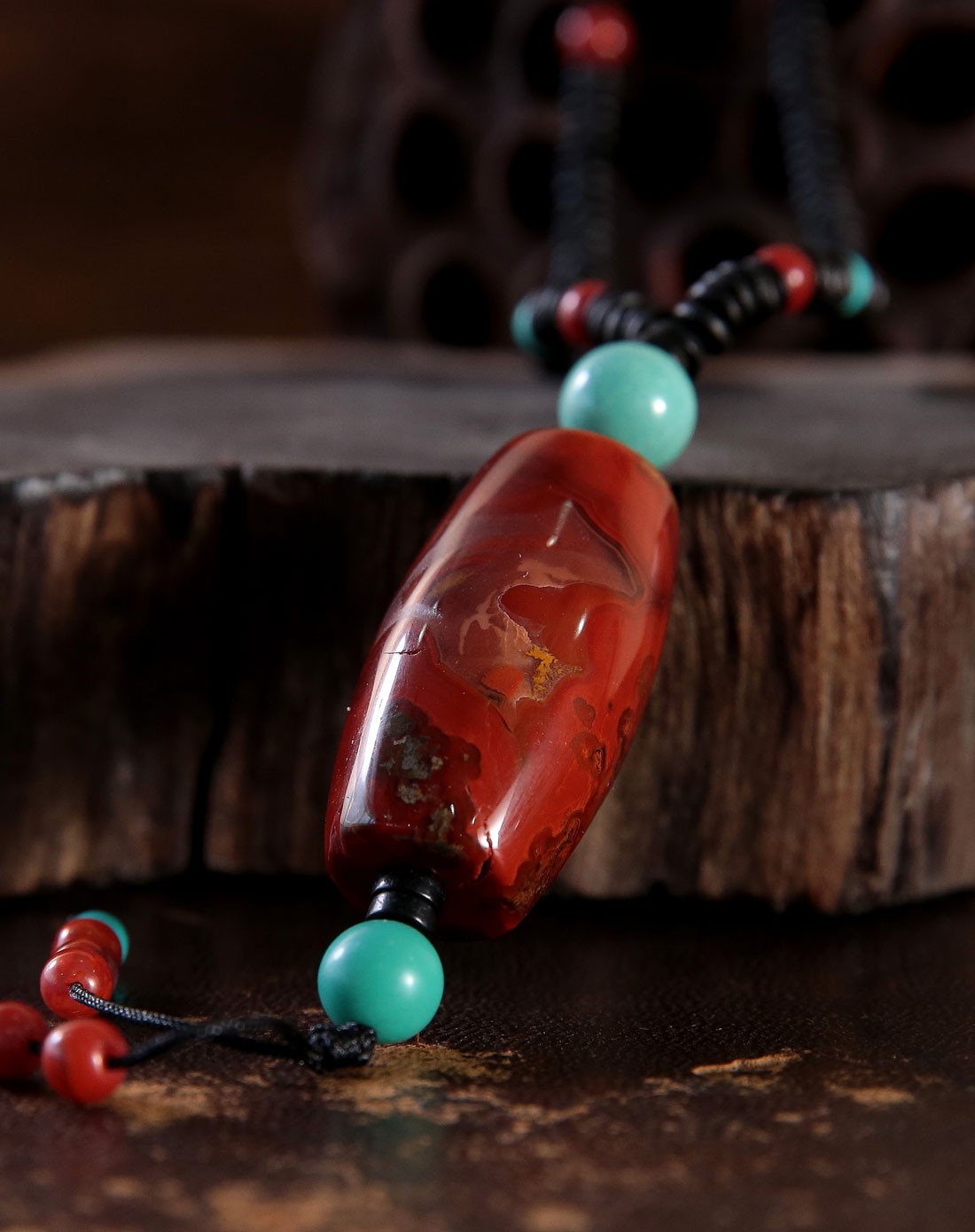 藏式极品战国红挂件(附证书)