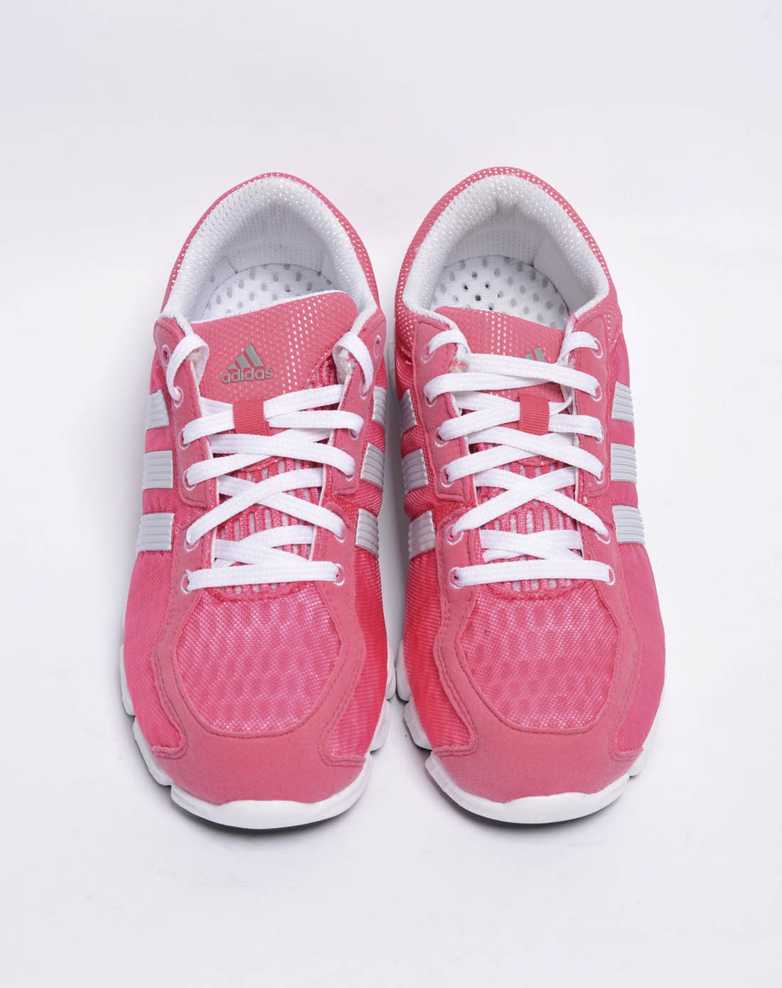 阿迪达斯 女款粉色跑步鞋