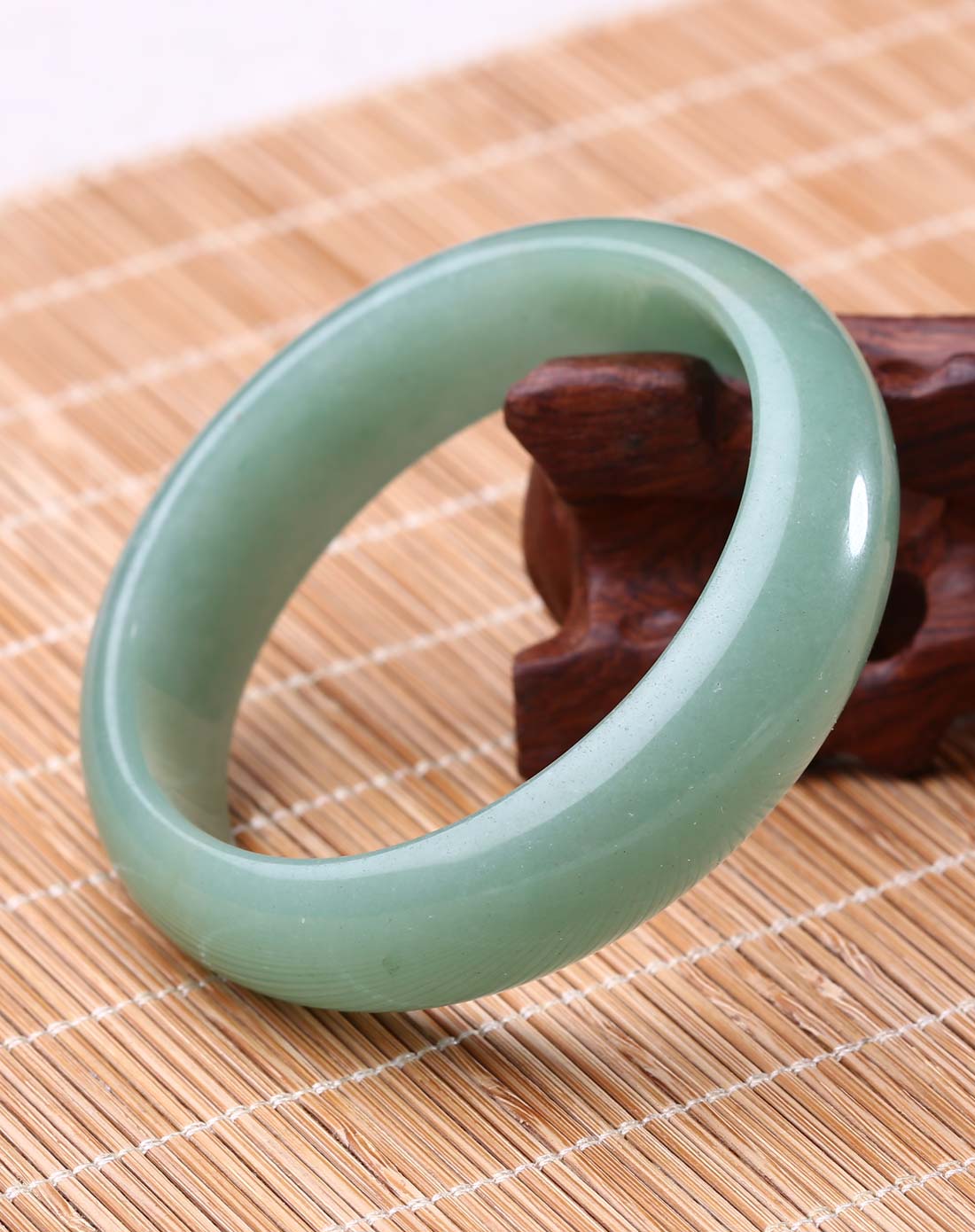 翠绿天然东陵玉厚装手镯-金玉满堂