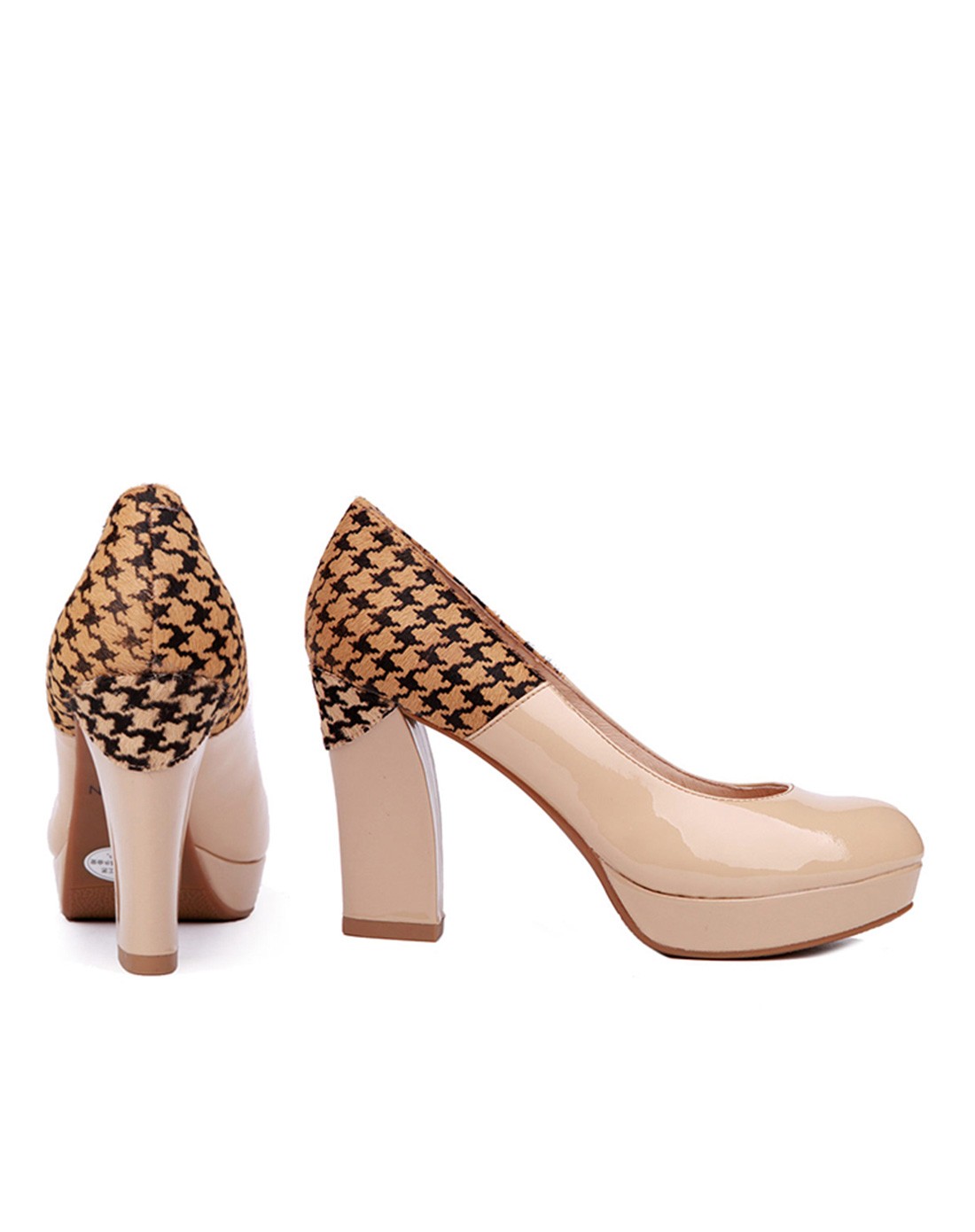 伊伴 杏色牛漆皮/马毛千鸟格拼接单鞋