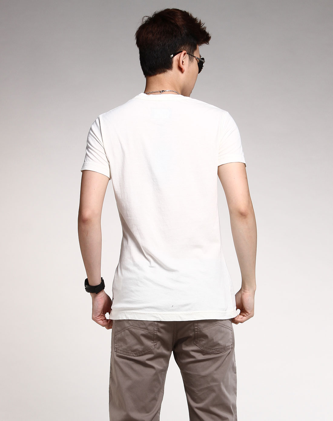 aj男款米白色logo英文印图休闲短袖t恤