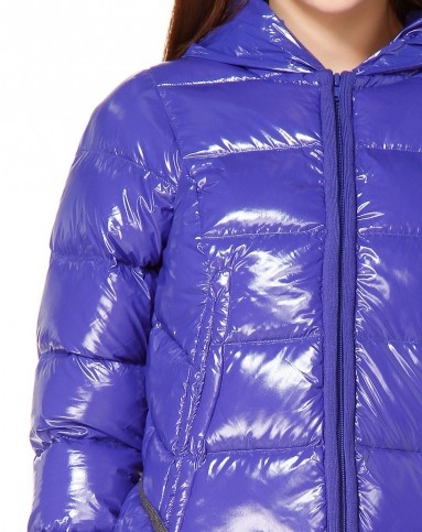 蓝色连帽清新长袖羽绒服