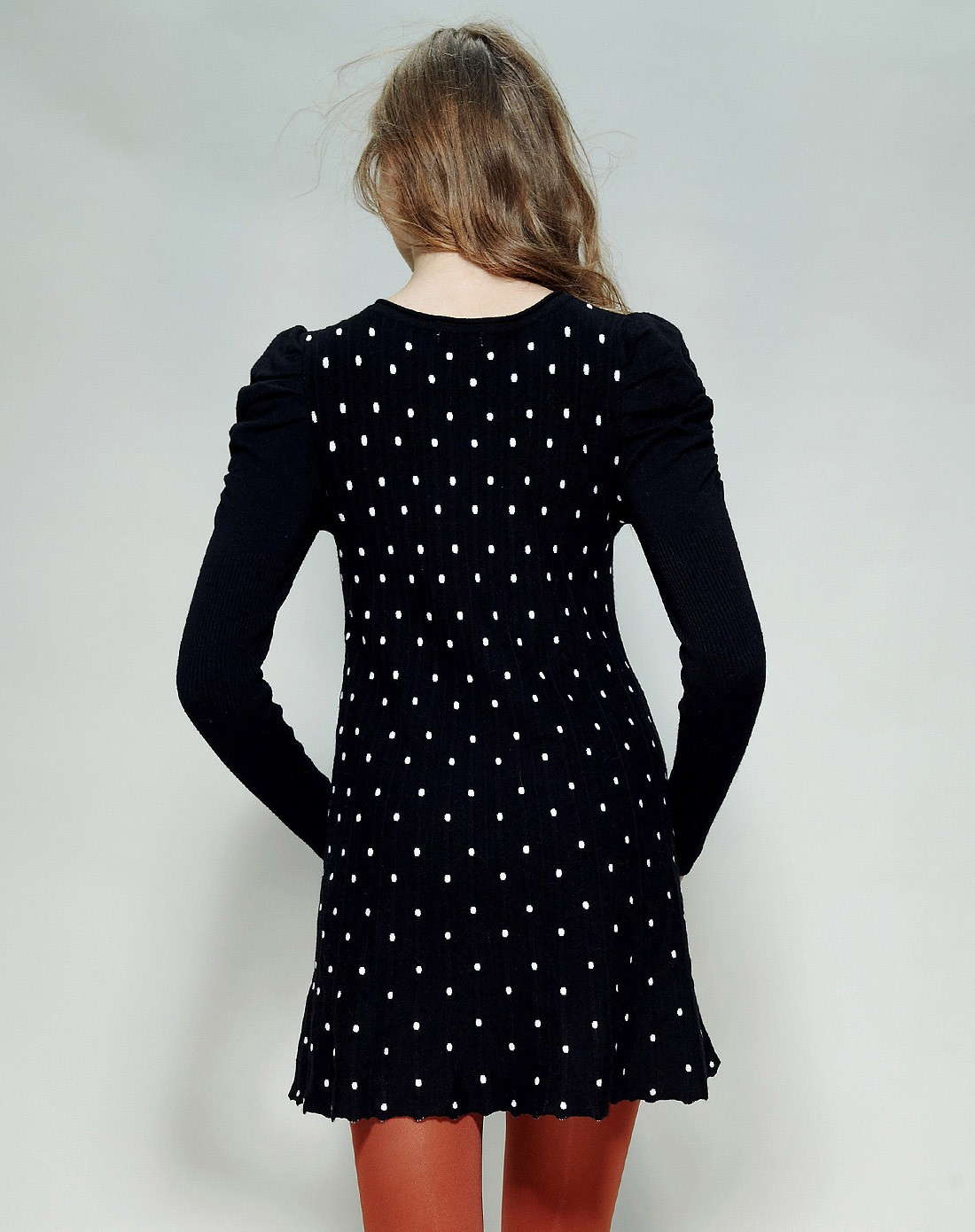 女款黑色波点针织连衣裙