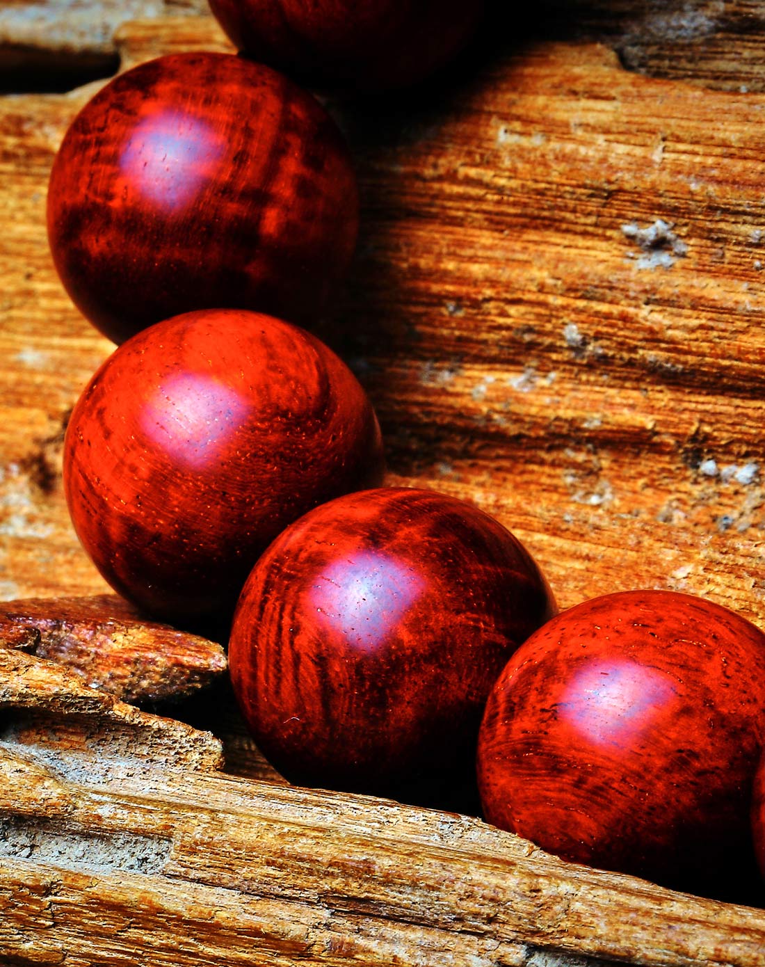 印度.迈索尔高密虎皮水波金星小叶紫檀手串(直径2.0)