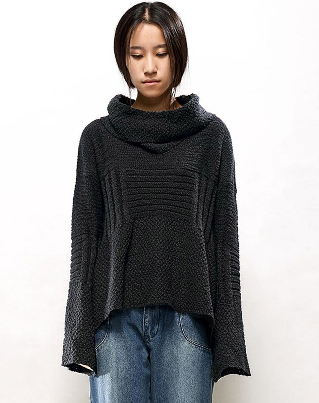 黑色《背影》堆堆领长袖毛衣