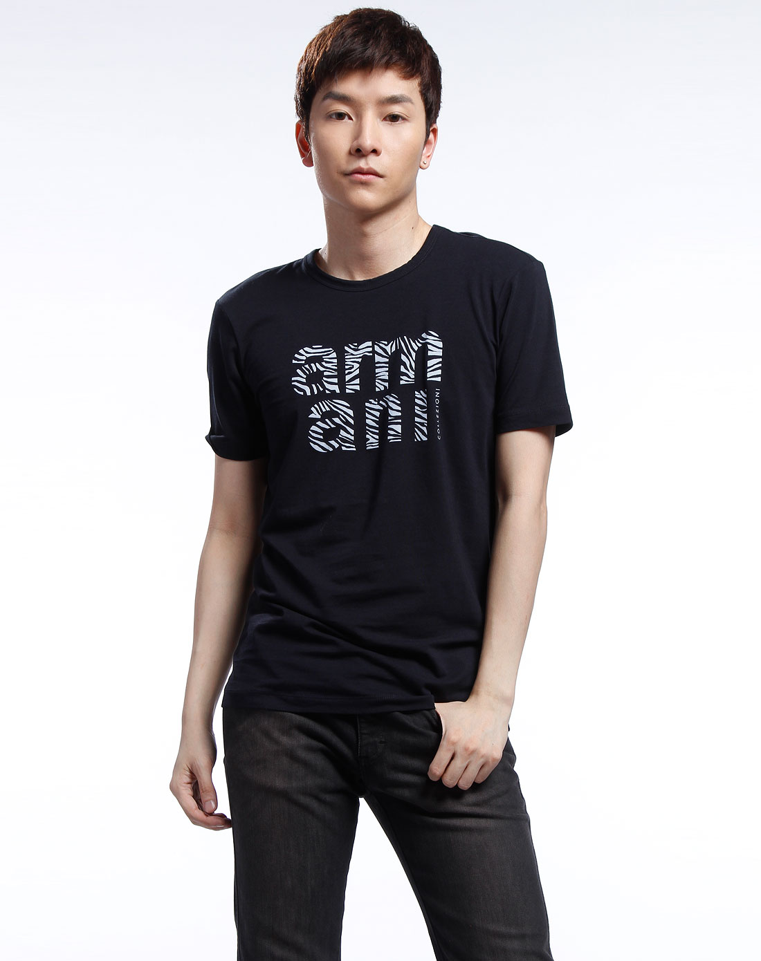 阿玛尼ac 男款浅黑色印字母短袖t恤