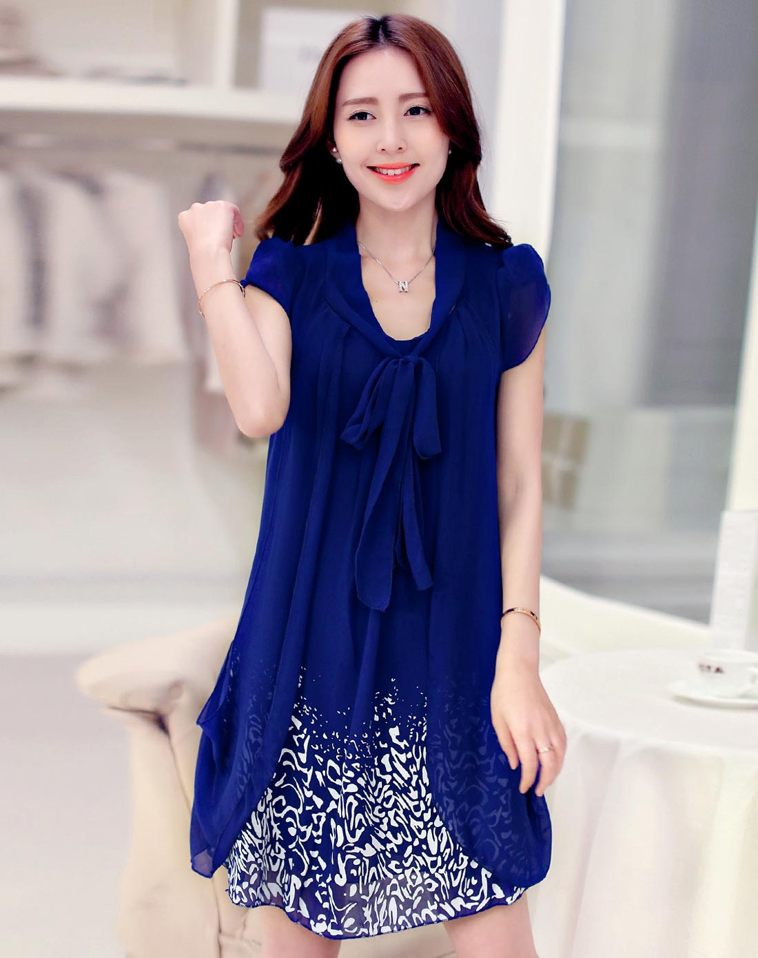 女蓝色百搭短袖连衣裙