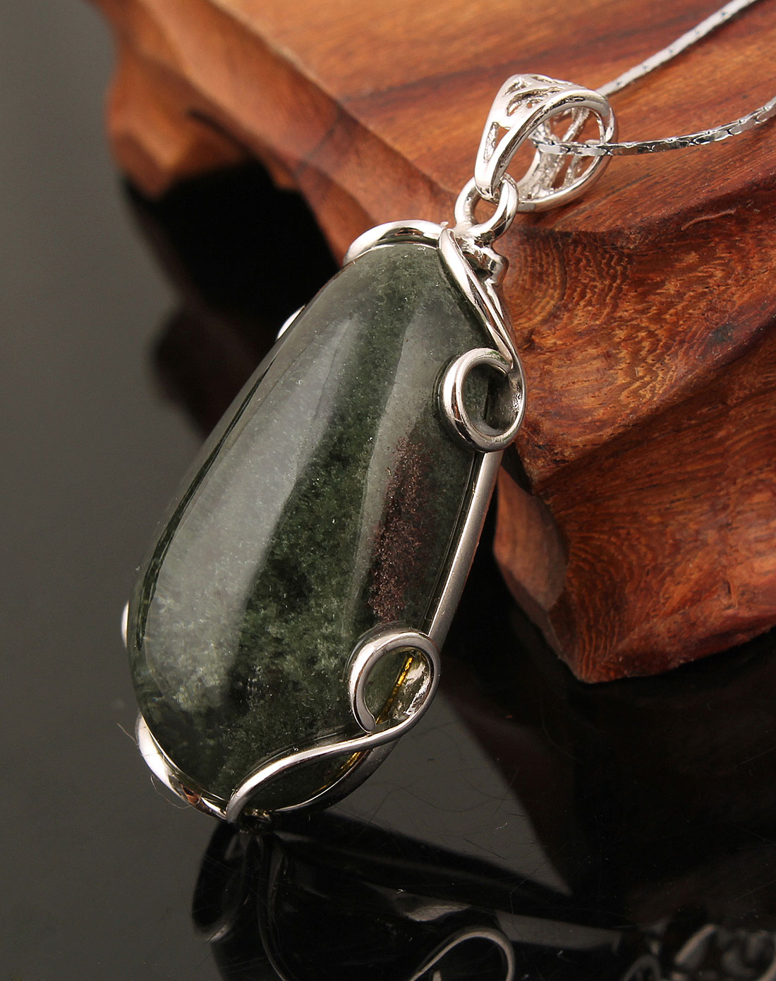 极品天然绿幽灵水滴吊坠