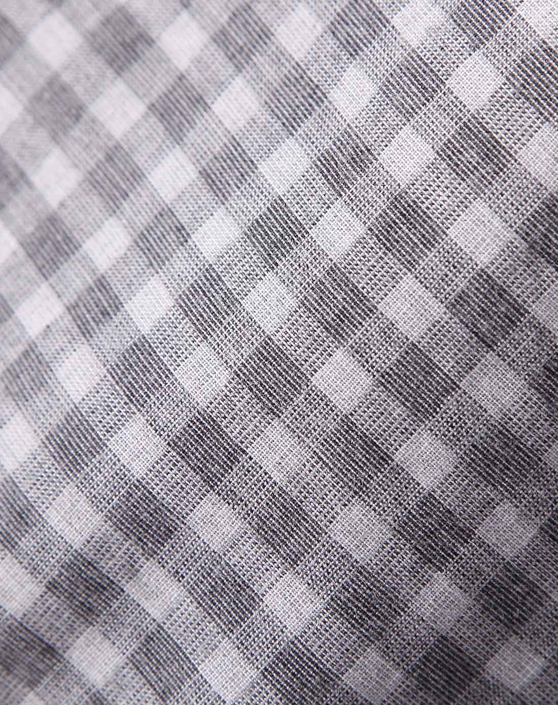 浅灰色格纹拼接长袖衬衫