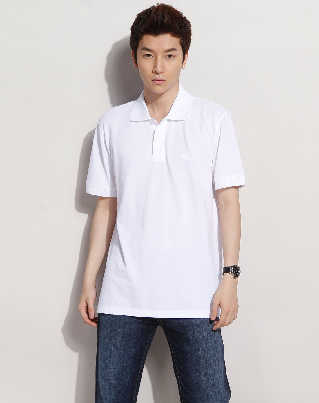 白色休闲短袖polo衫