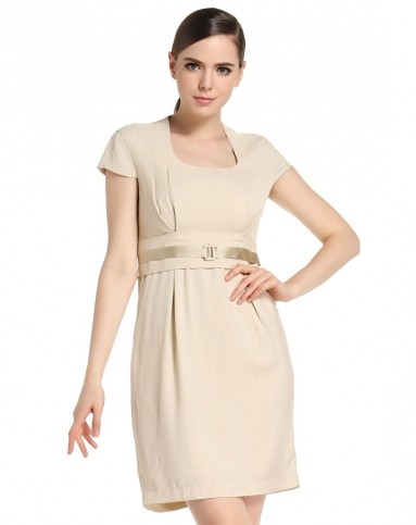 米黄色休闲百搭短袖连衣裙