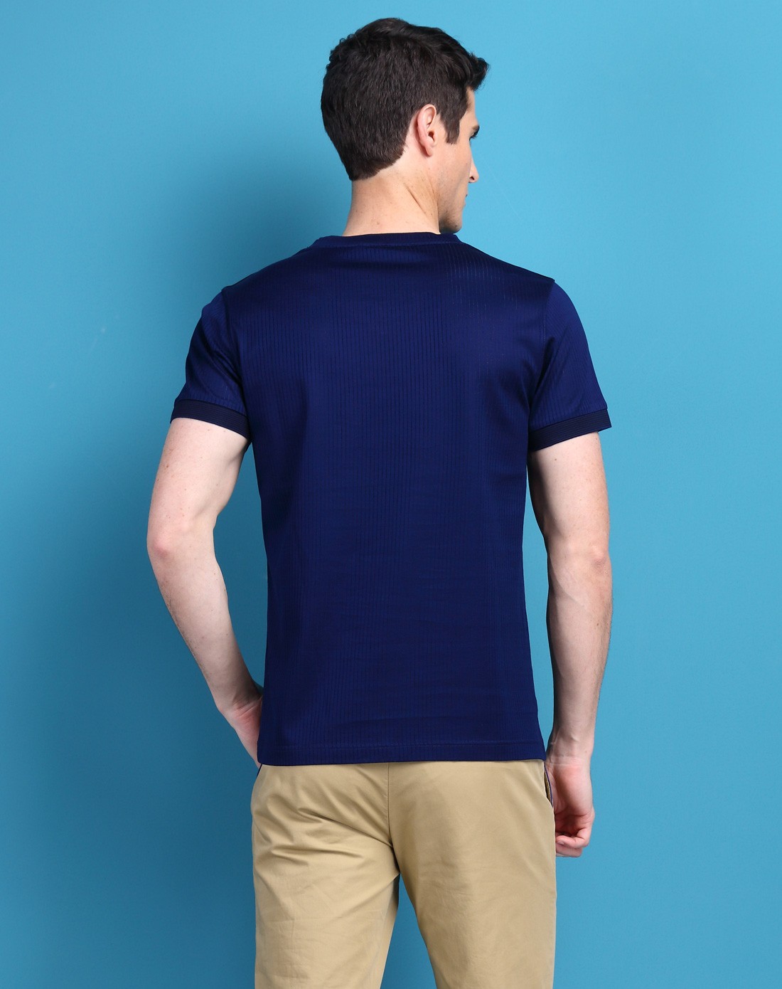深蓝色简洁v领100%丝光棉短袖t恤