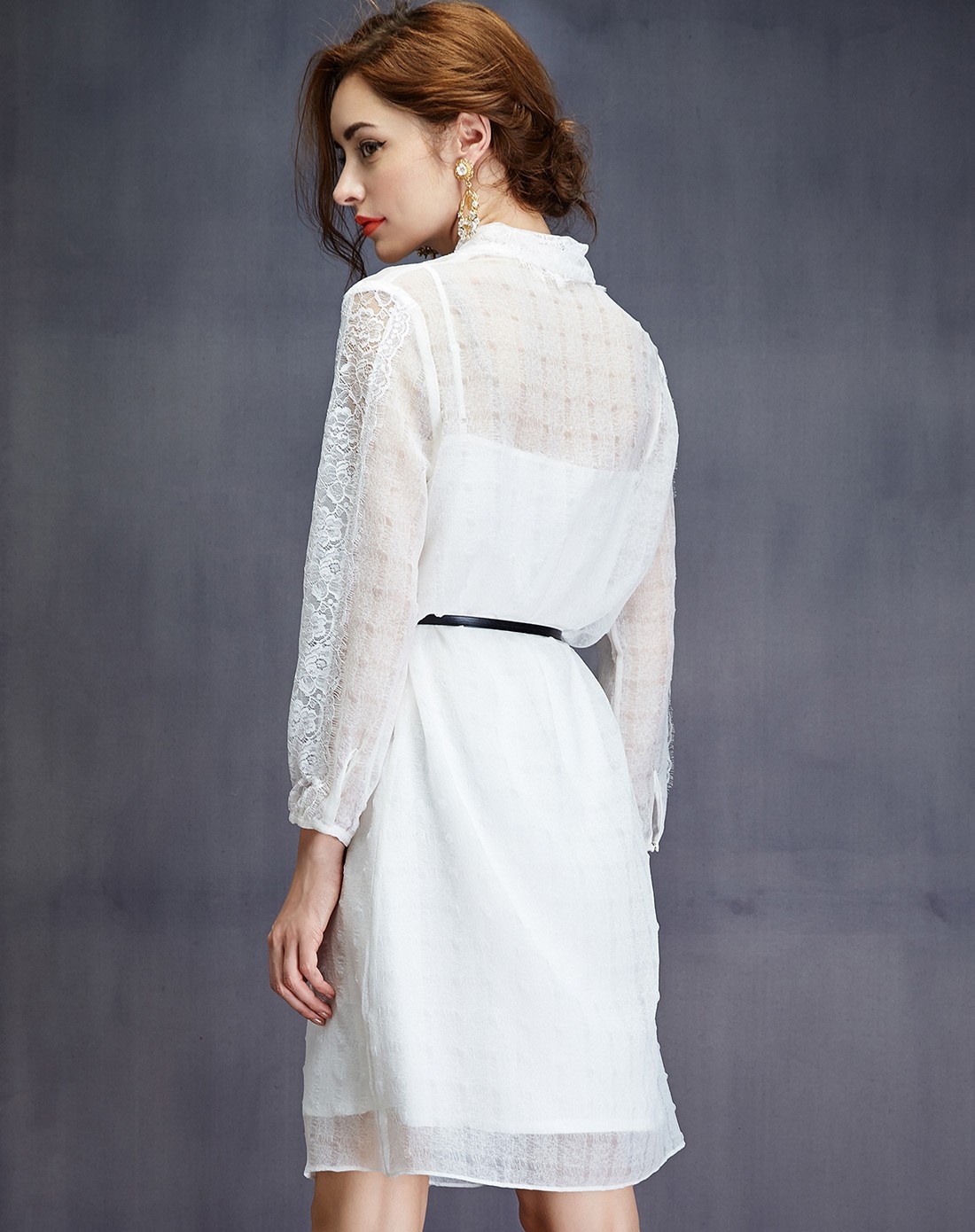 白色女款连衣裙