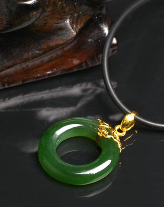 金叶珠宝千足金和田玉吊坠如意环