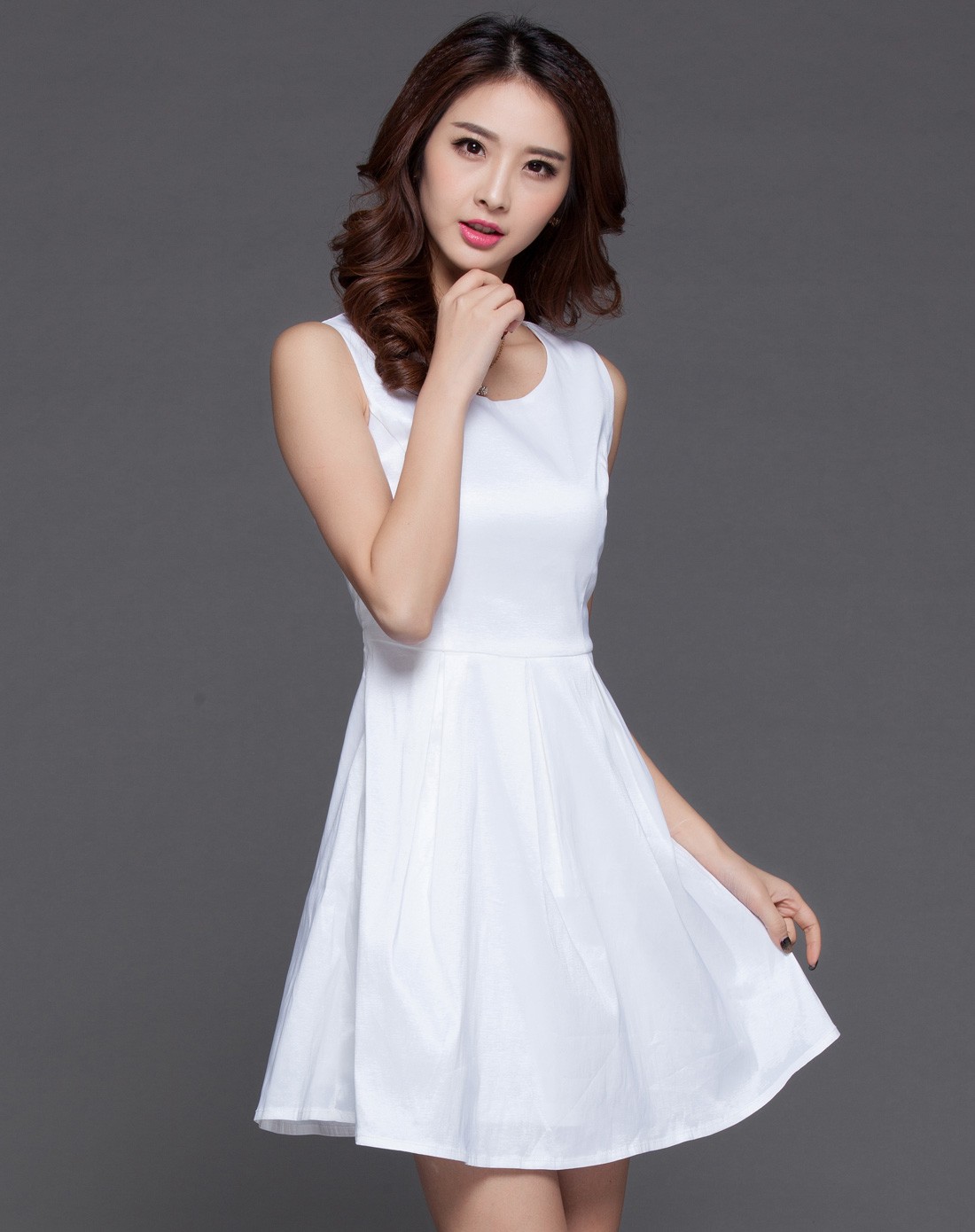 白色韩版无袖连衣裙
