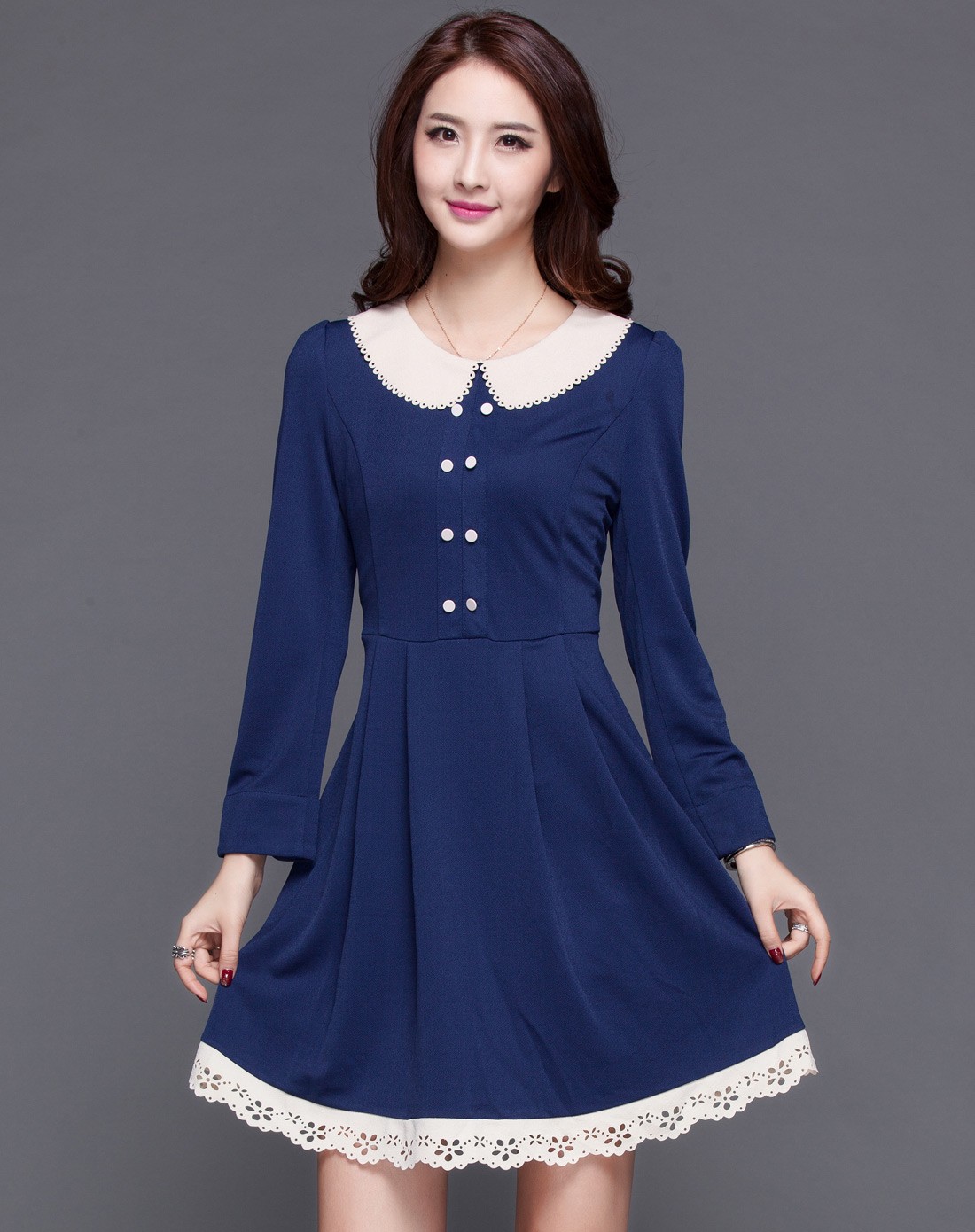 藏蓝色简约长袖连衣裙