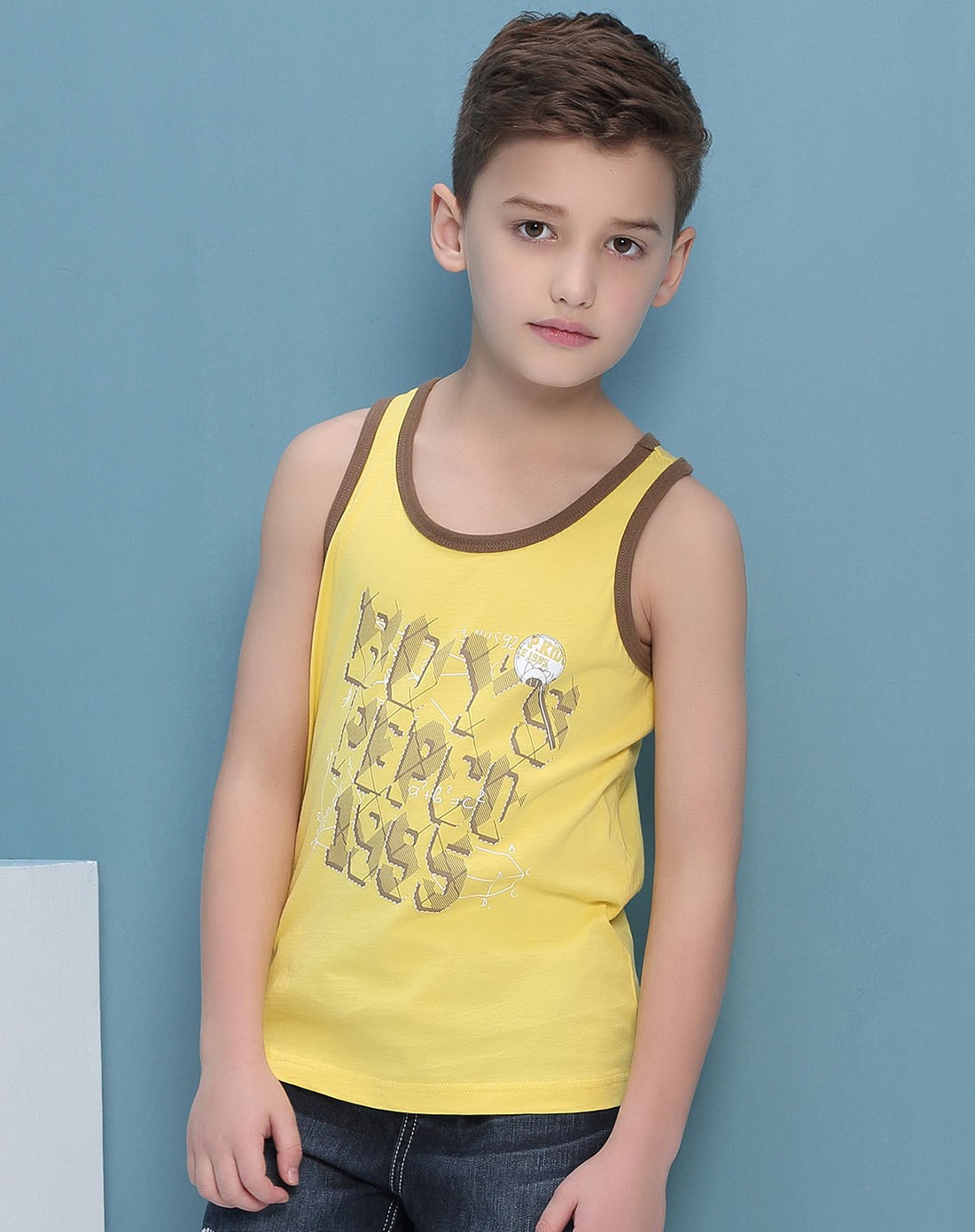 小猪班纳 男童柠檬黄色印图简约背心