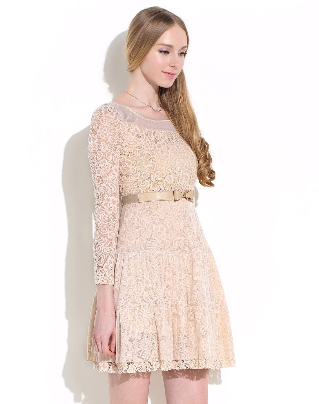 杏色蕾丝长袖镂空收腰连衣裙