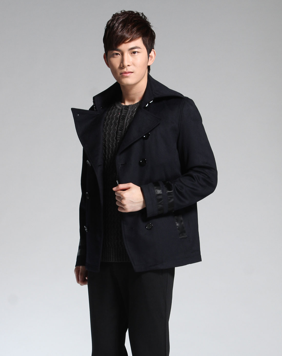 藏蓝黑色舒适时尚长袖外套