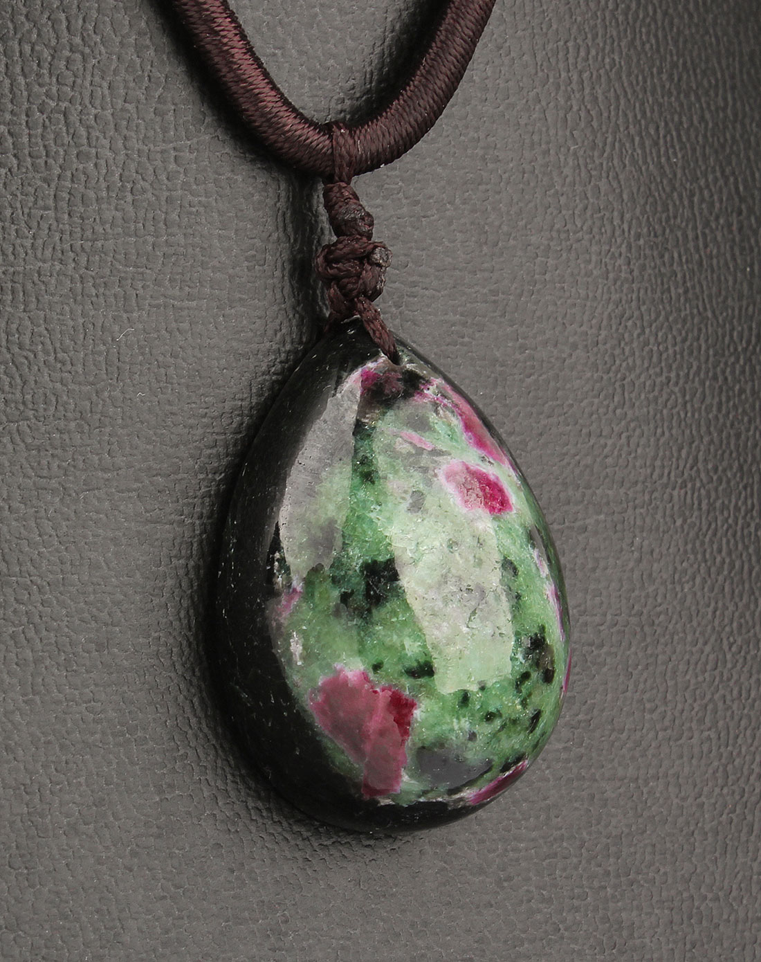 天然红绿宝水滴形吊坠