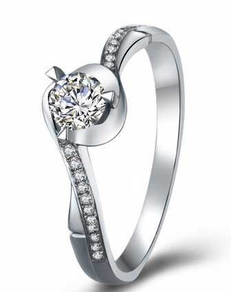 18k白金镶天然南非28分钻石三角形三爪镶口女款戒指倾城之恋(ngtc证书