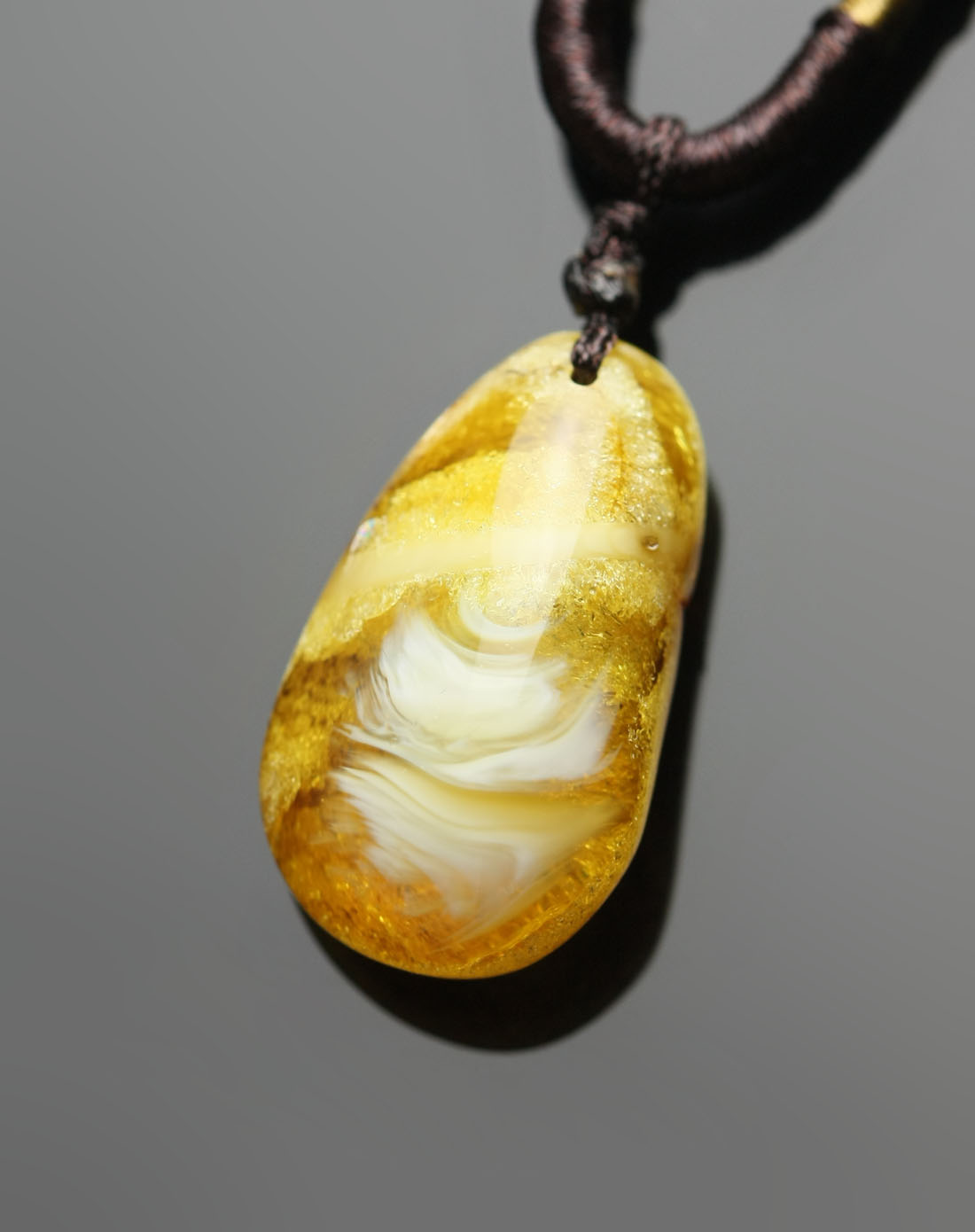 黄色琥珀金色龙卷风吊坠(附证书)