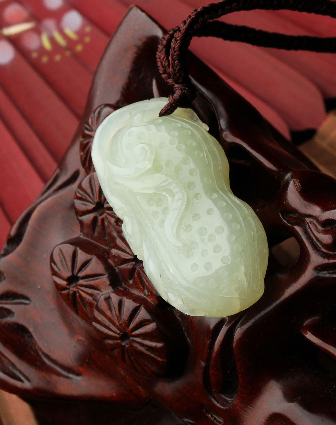 白玉花生挂件(大)