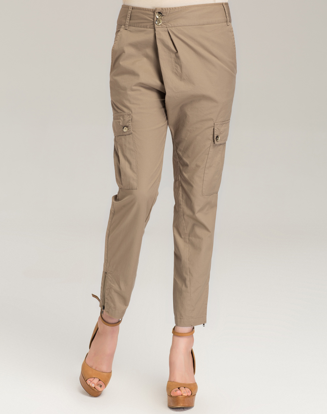 米驼色时尚多袋长裤