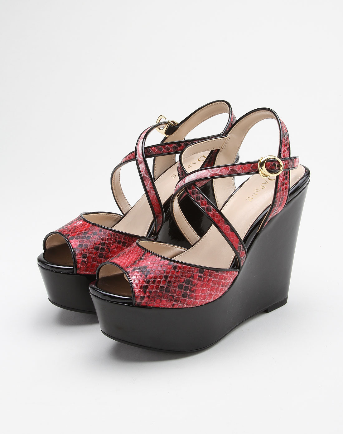 蛇皮纹红色高跟凉鞋