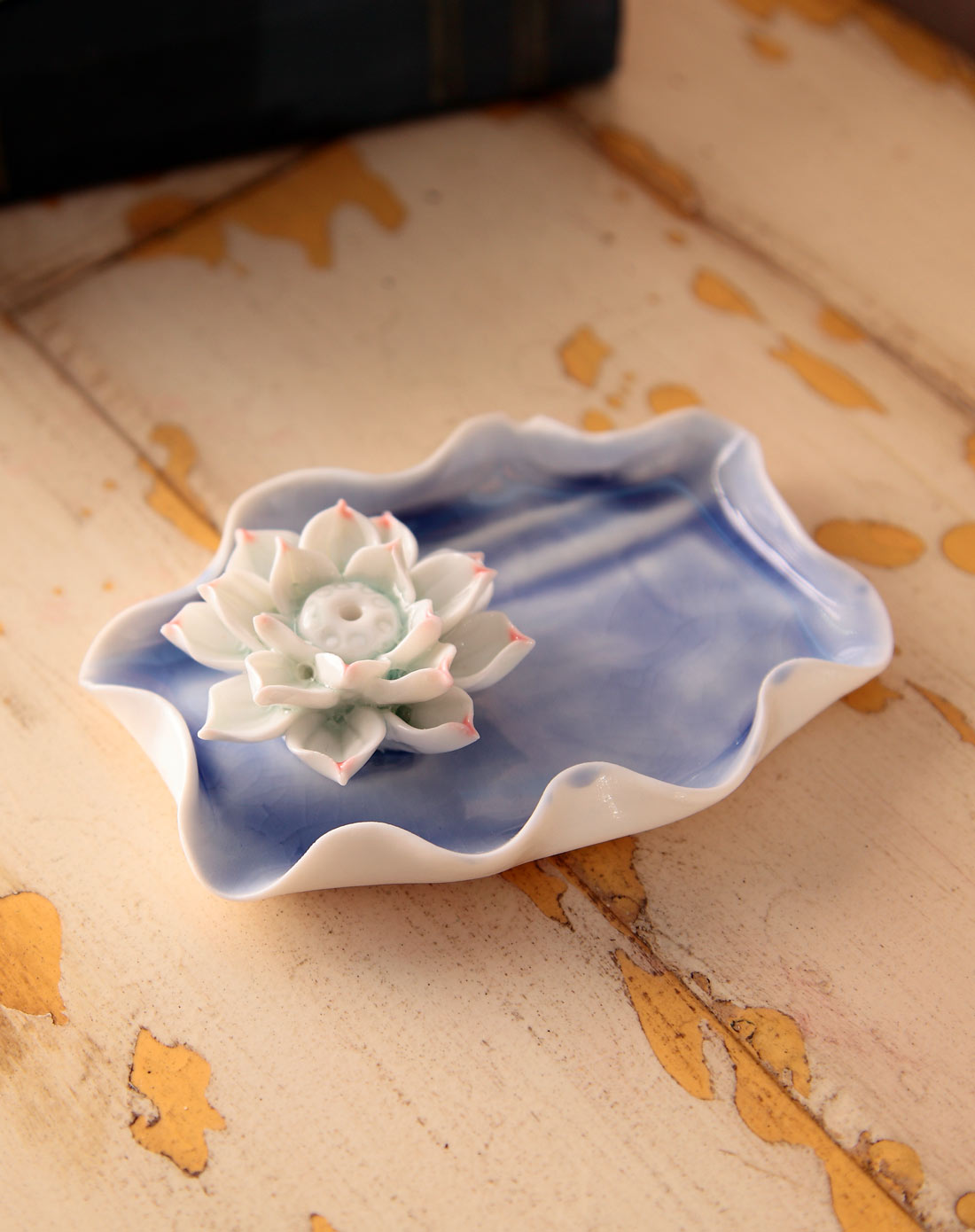 手工陶瓷吉祥焚香莲花台-蓝