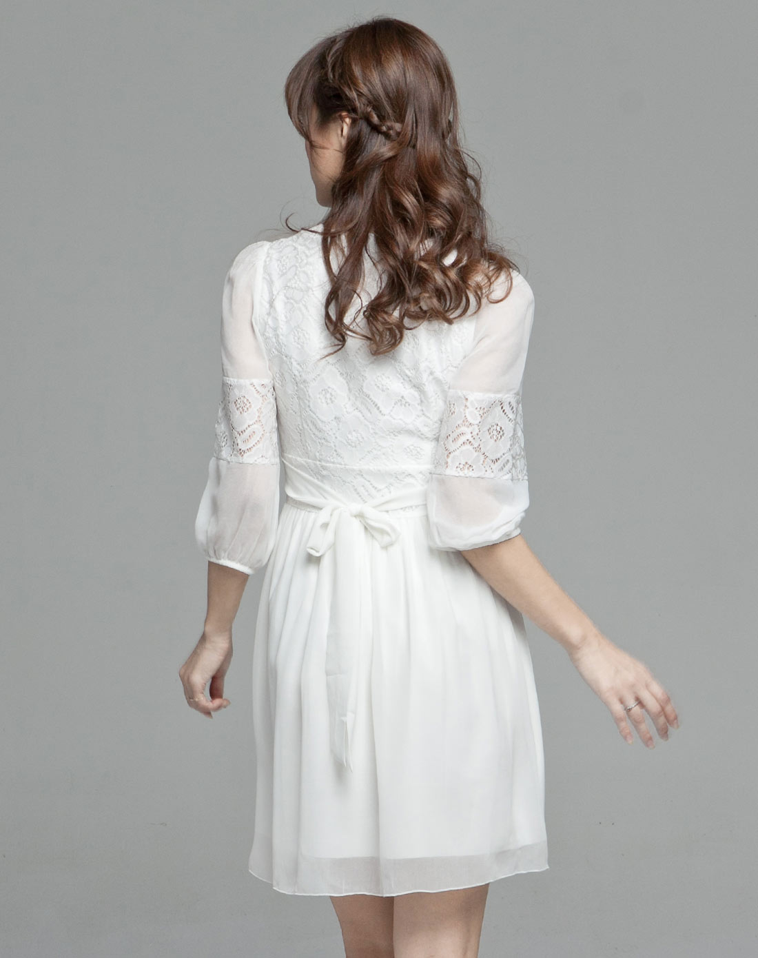 白色v领七分袖纯色雪纺蕾丝拼接连衣裙