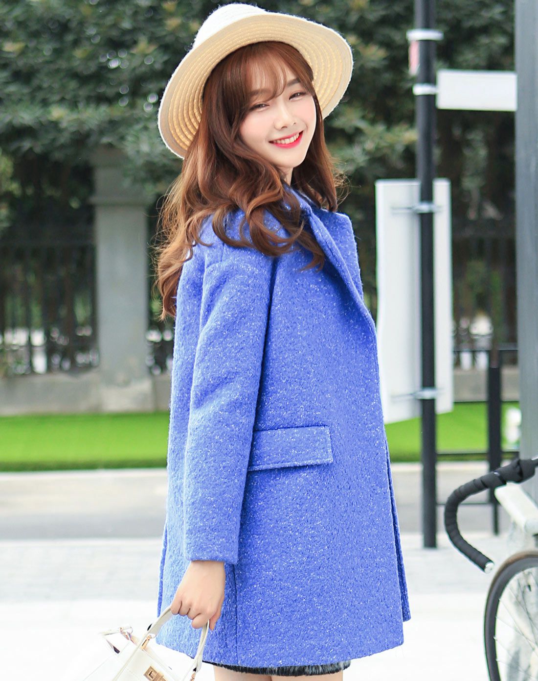 女款蓝色毛呢外套