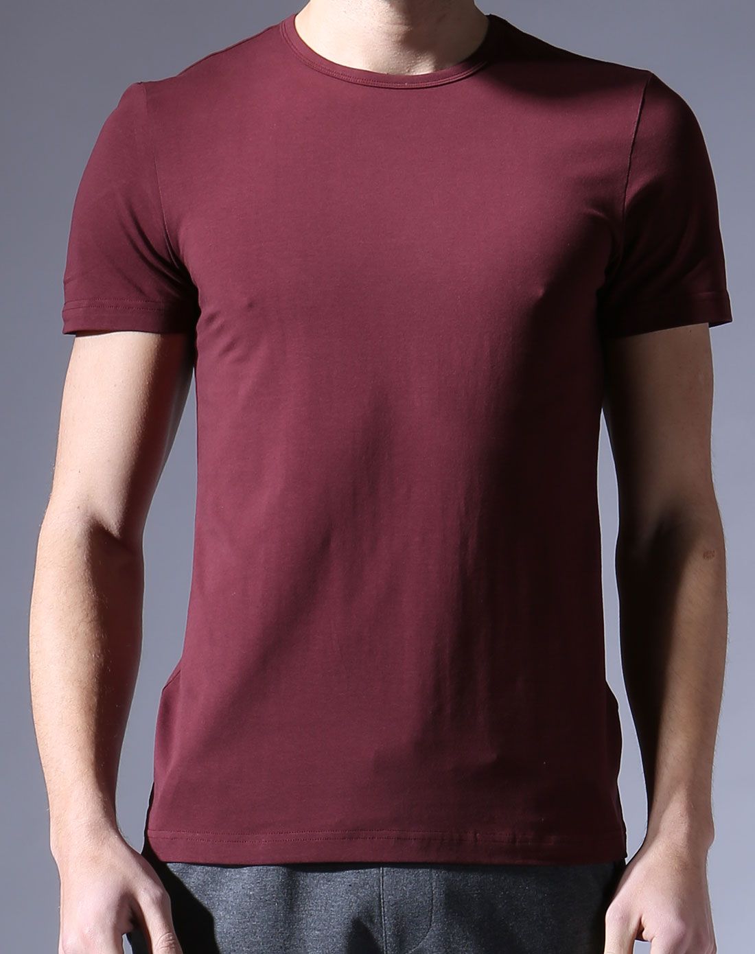 男款酒红色短袖t恤