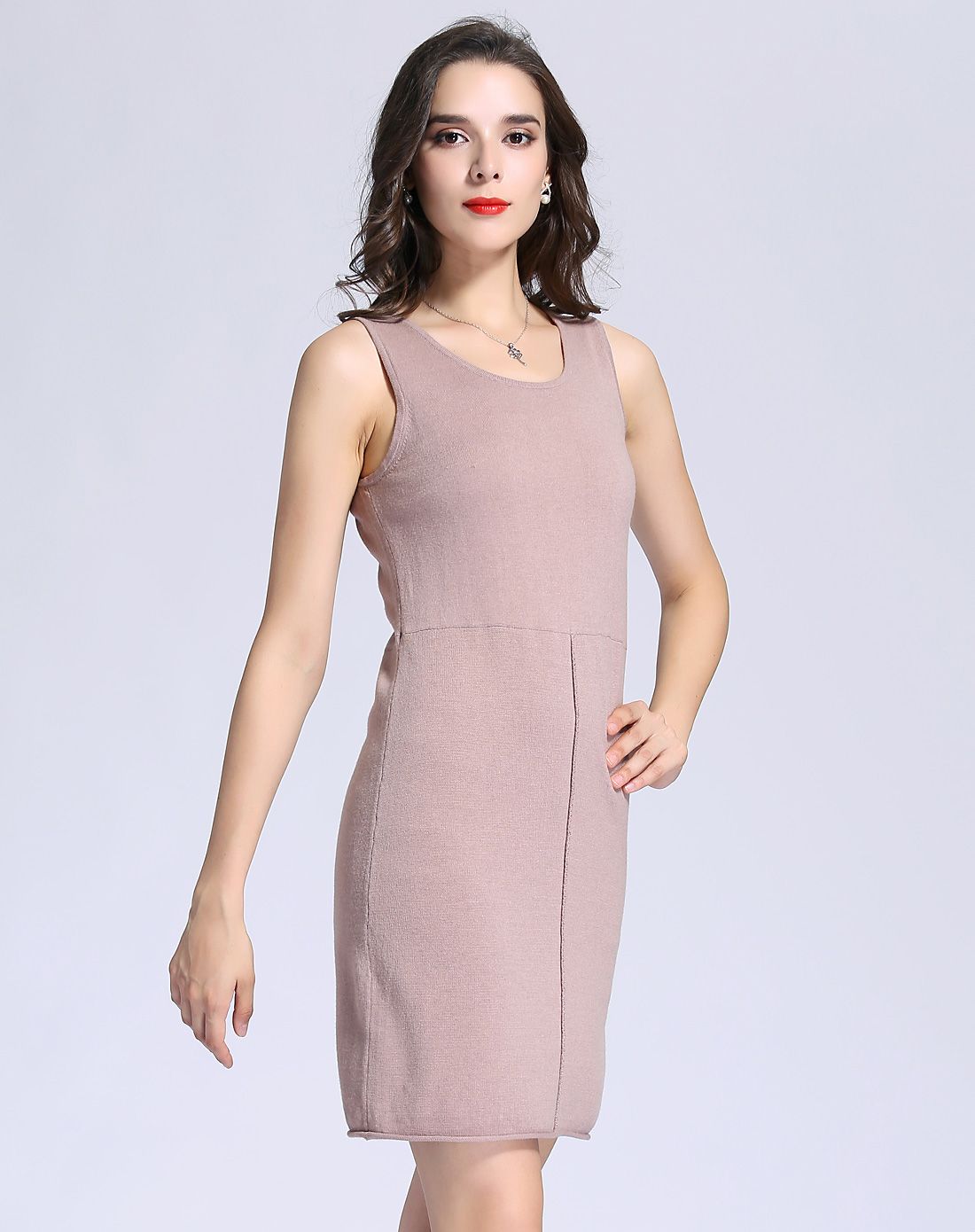 超细美丽诺羊毛浅豆沙色长款无袖连衣裙