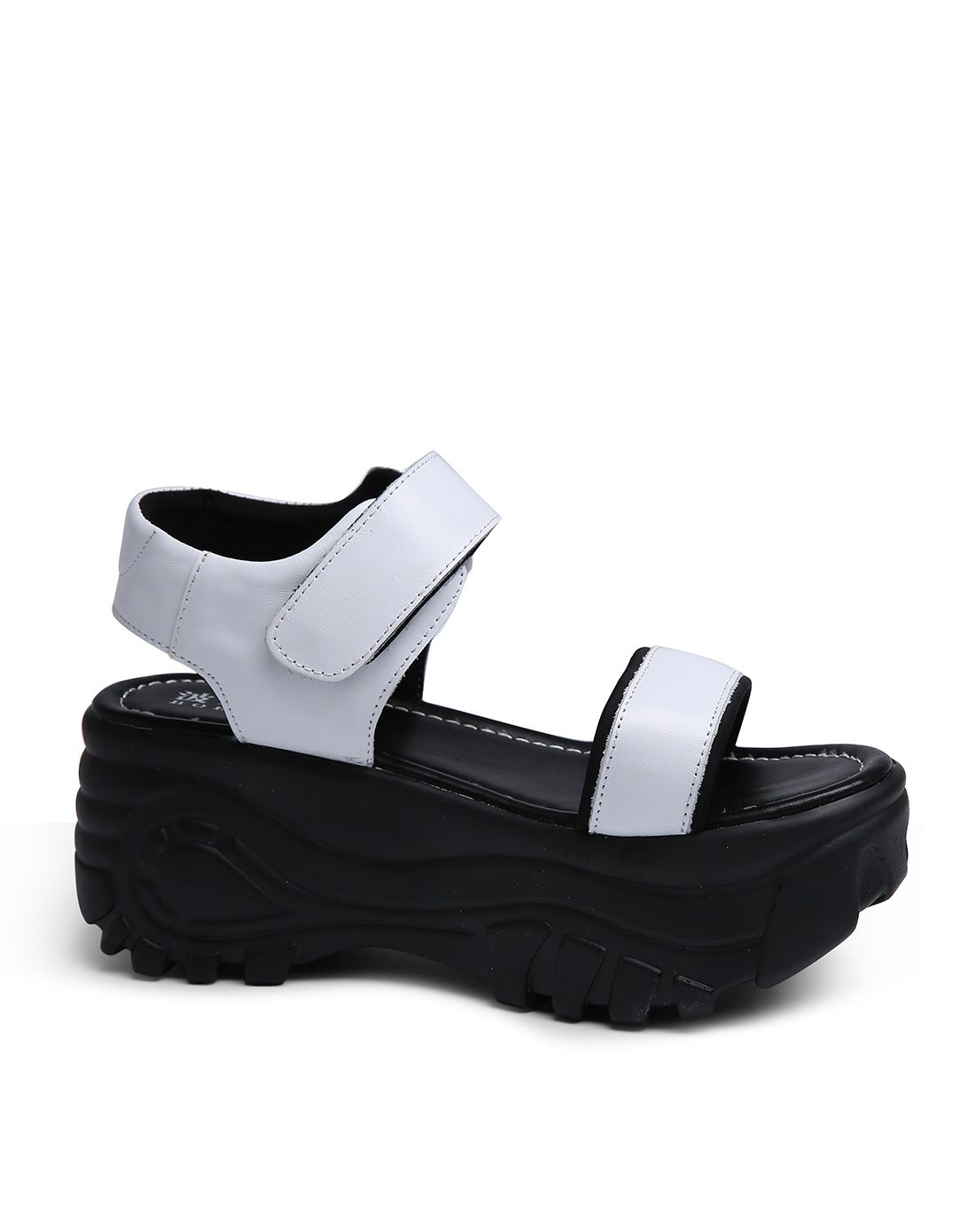 女款白色牛皮搭扣厚底凉鞋