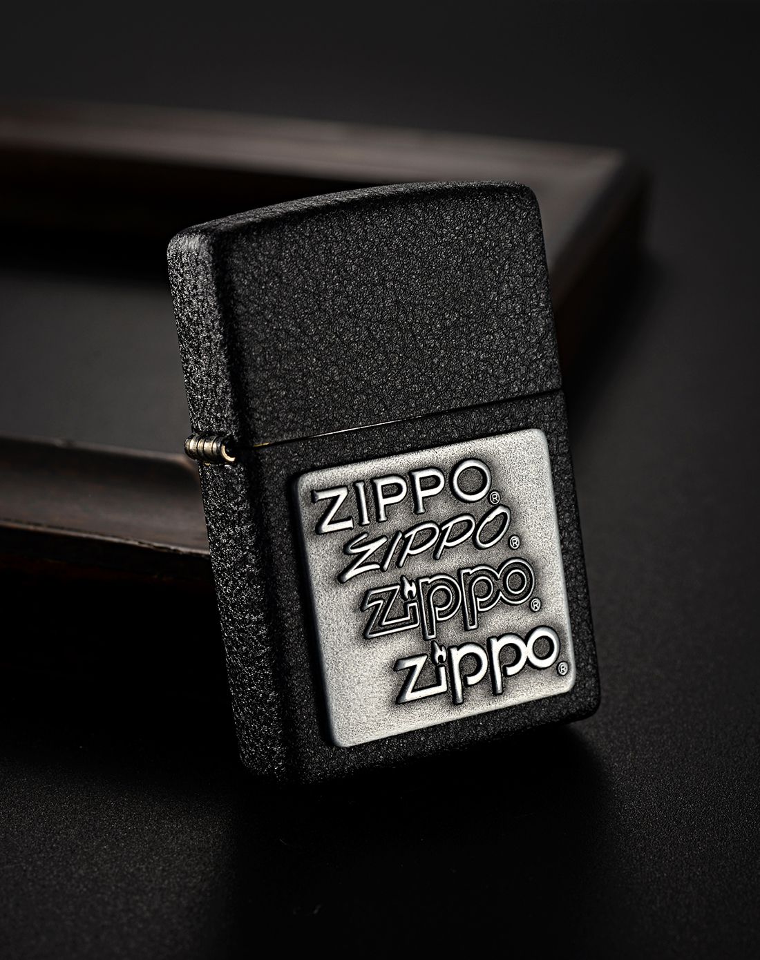 zippo 銀色四代zippo標誌-裂漆貼章常規機