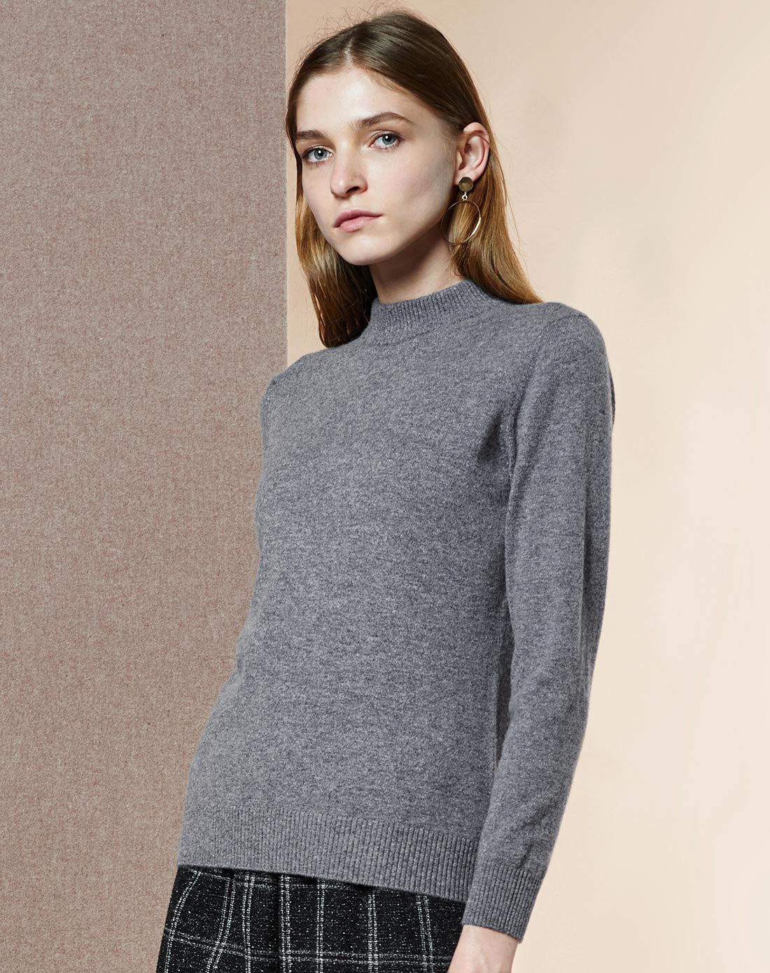 女式青烟灰圆领套头羊绒衫