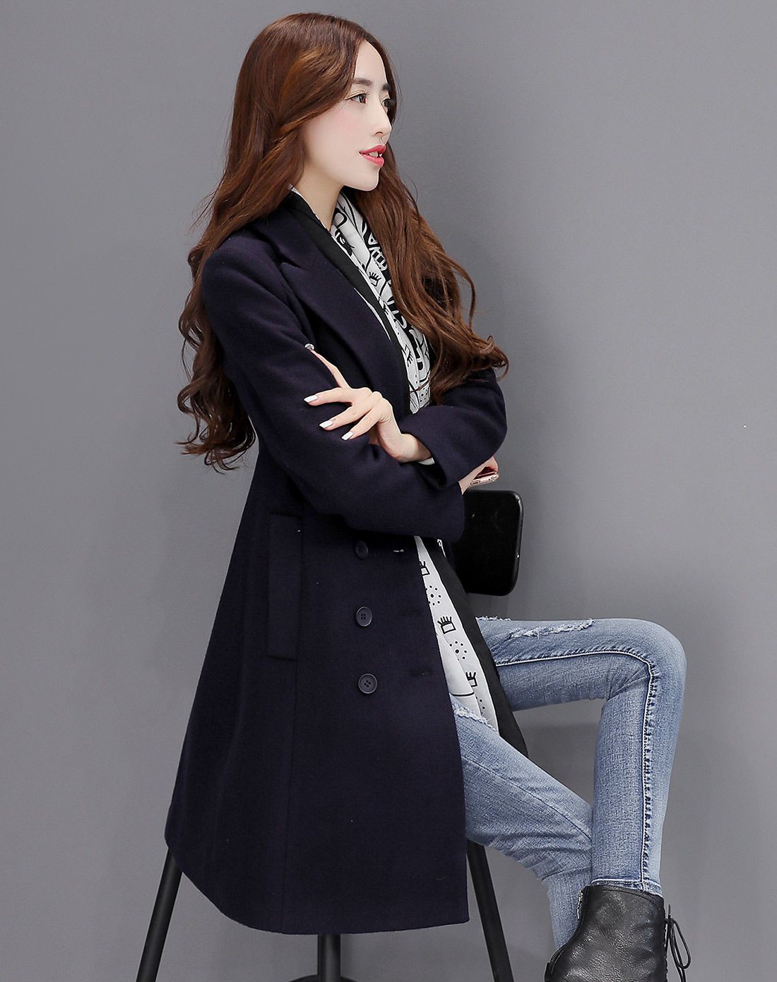 藏青色翻领双排扣含羊毛大衣