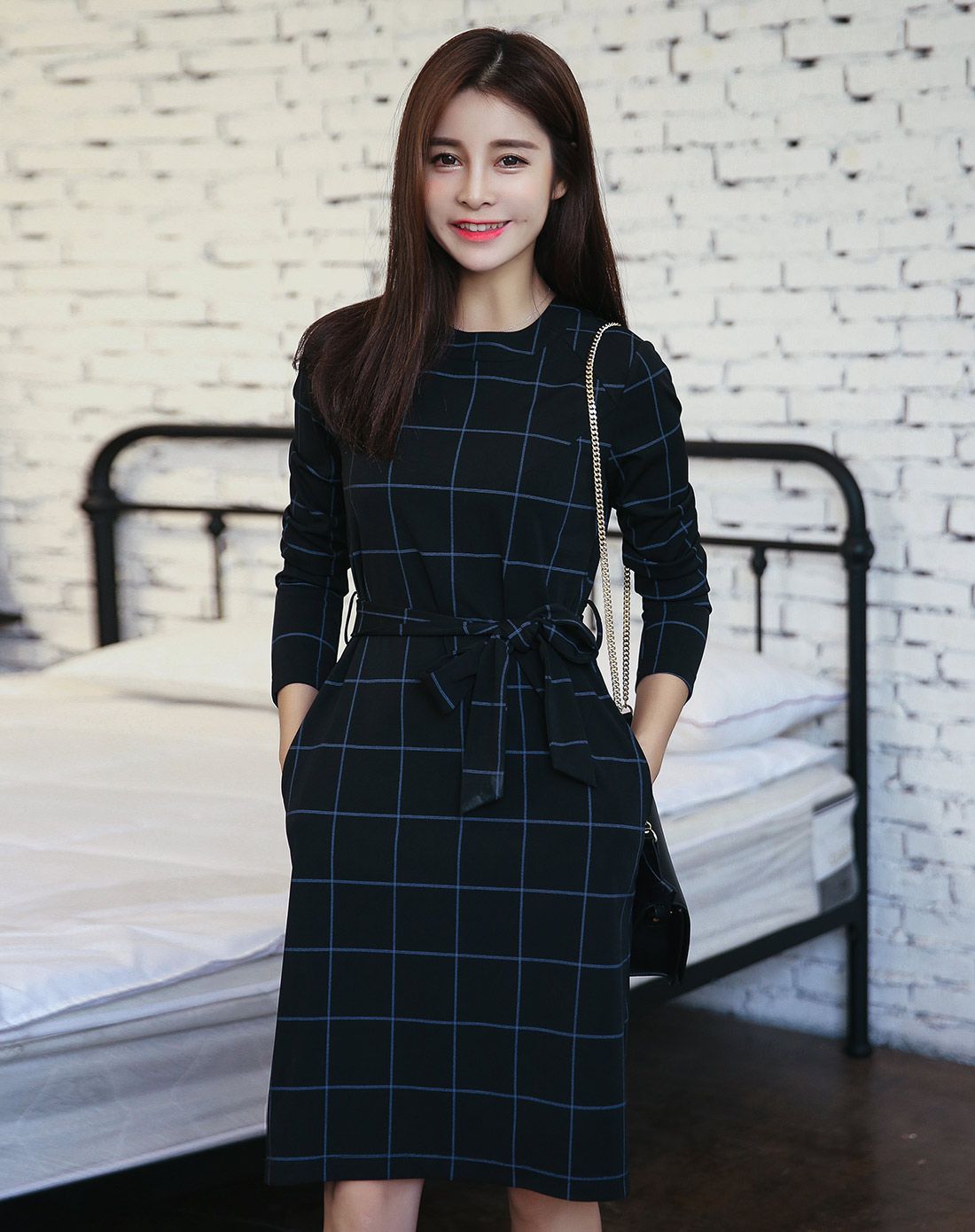 黑格子弹力长袖连衣裙